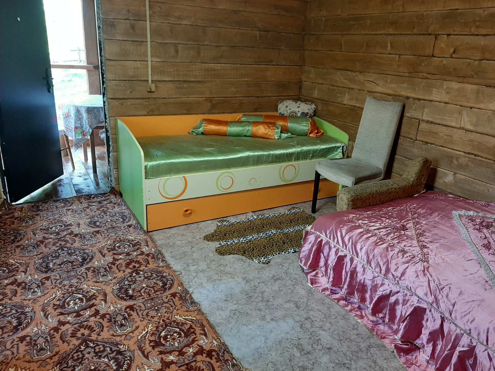 Домики на 4-5 спальных мест на берегу за п. Приморск